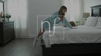 Melody Marks Warm her Pussy Up